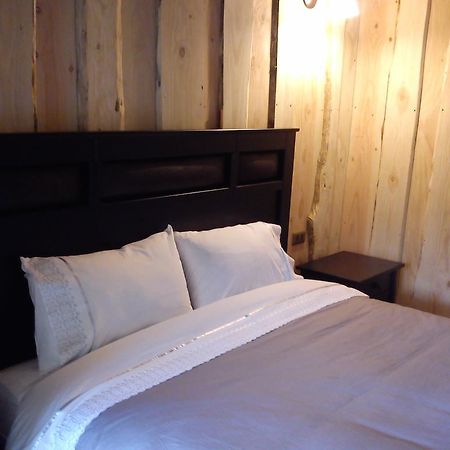 Hostal Los Alamos Neltume Værelse billede